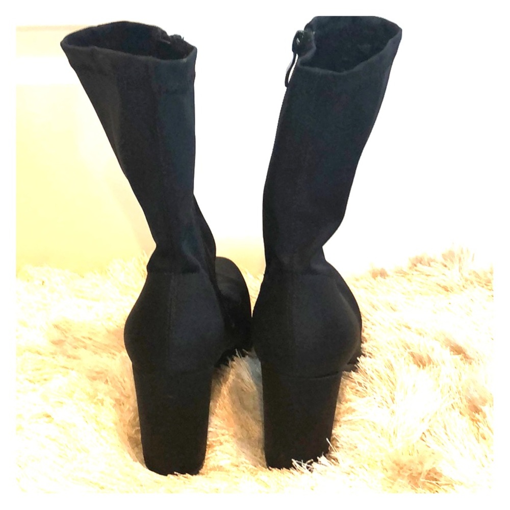 Boohoo black round closed toe 3.5” boot 5 - Picture 4 of 8